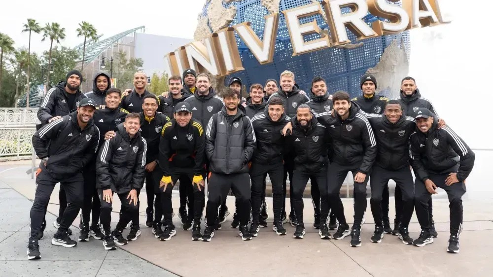 Chocante: Jogadores do Atlético-MG Desfrutam de Folga Surreal em Parque da Universal!