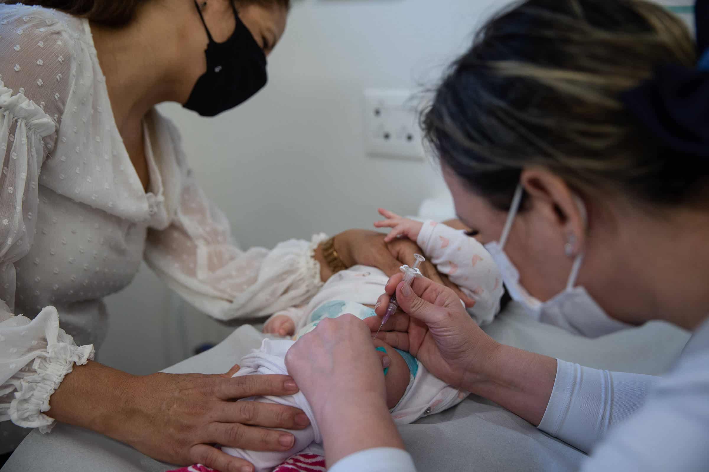 Escândalo da Saúde: Imunizante Contra Bronquiolite Custa R$ 2.663 e Chega ao Brasil!