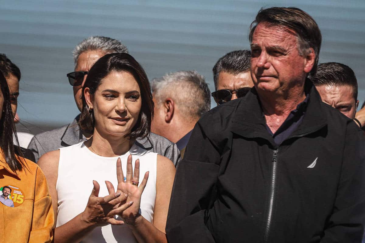 Michelle Promete Abraco Bombástico de Bolsonaro a Trump! Prepare-se!