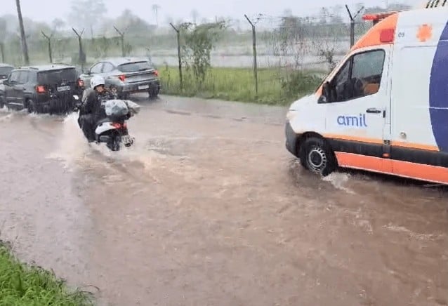 Motociclista Tragicamente Arrastado por Enxurrada é Encontrado Sem Vida!