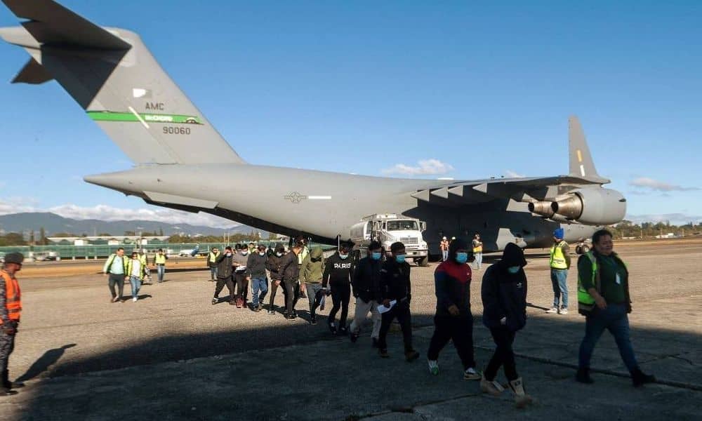 Urgente: Congresso Envia SOS à Embaixada dos EUA por Brasileiros Deportados!