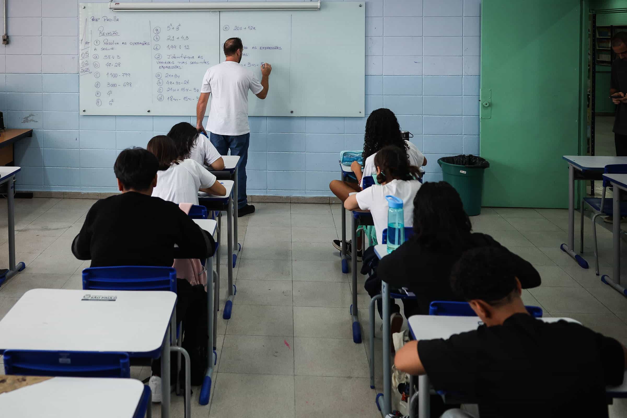 ALUNOS EM ESCURO ABSOLUTO: A VERDADE CHOCANTE QUE NINGUÉM QUIZ REVELAR!