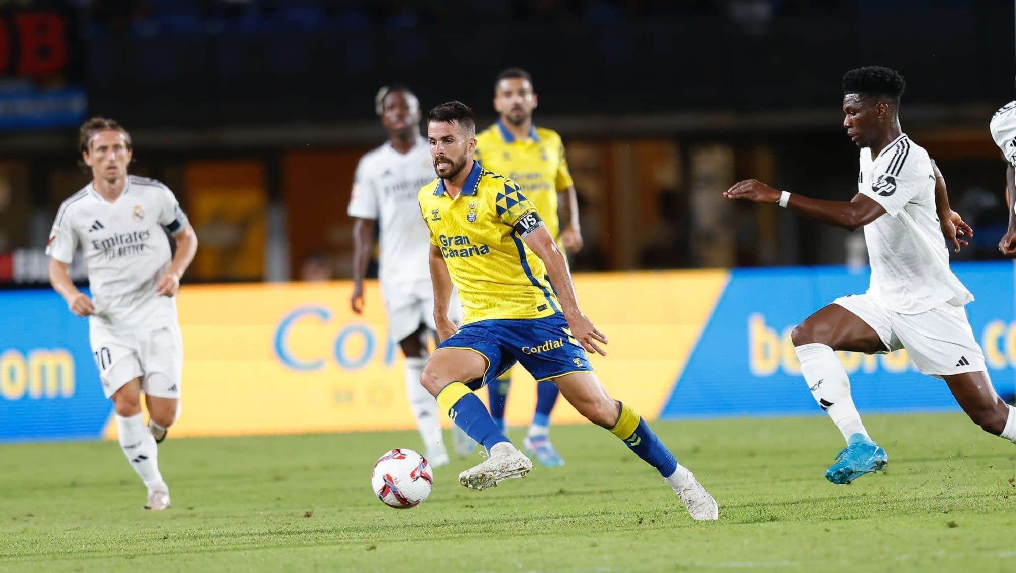 Ícone da LaLiga Choca o Mundo: Atleta Luta Contra o Câncer e Faz Pausa na Carreira!