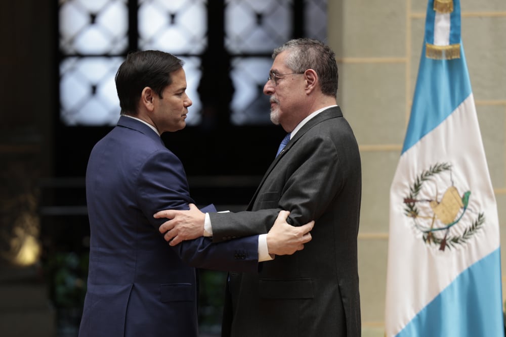 Reviravolta Urgente: Guatemala Aumenta Voos de Deportados dos EUA!