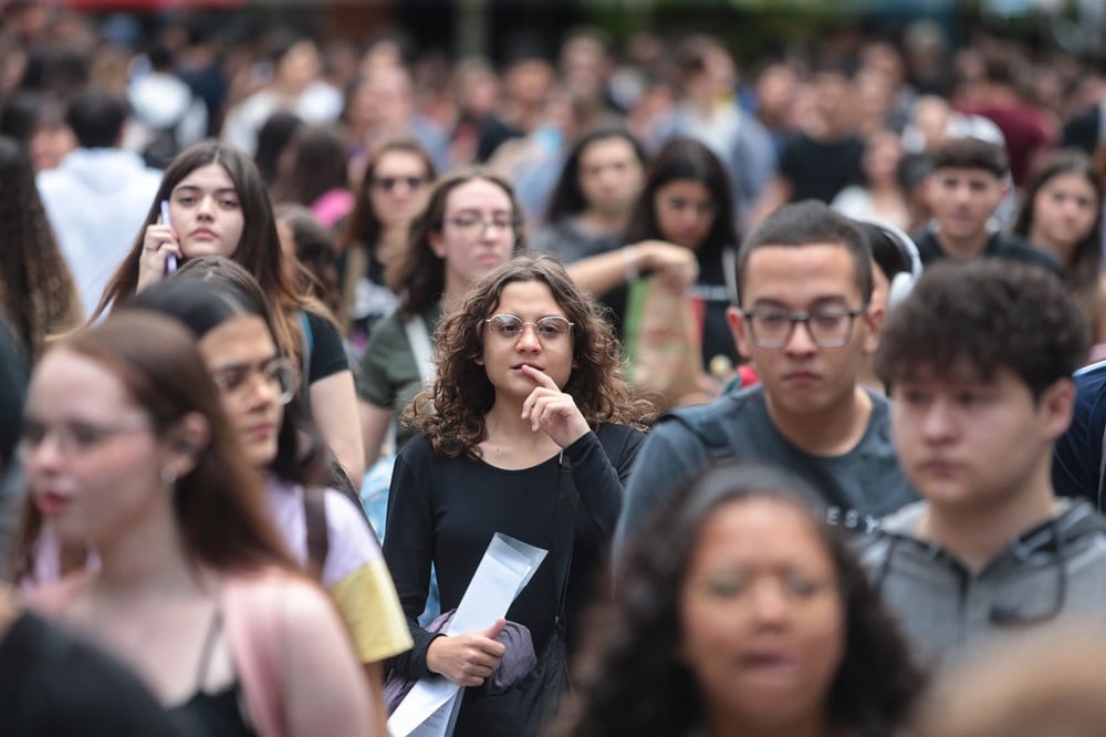 Surto de Educação! Brasil Triplica Número de Graduados em Tempo Recorde!