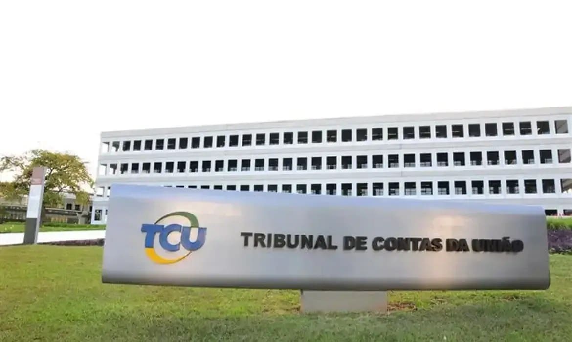 TCU Exige Respostas Urgentes da Previ Sobre Escândalo Fukunaga e Crise de Volatilidade!