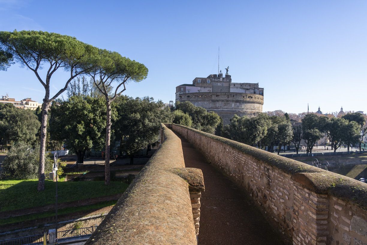 "Surpresa Bombástica: Passagem Secreta dos Papas em Roma é Liberada para Todos!"