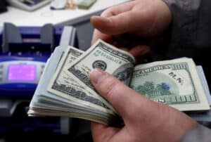 Quarta-feira de Cinzas: Bolsa e Dólar em Chamas! Descubra o que Agita os Mercados!