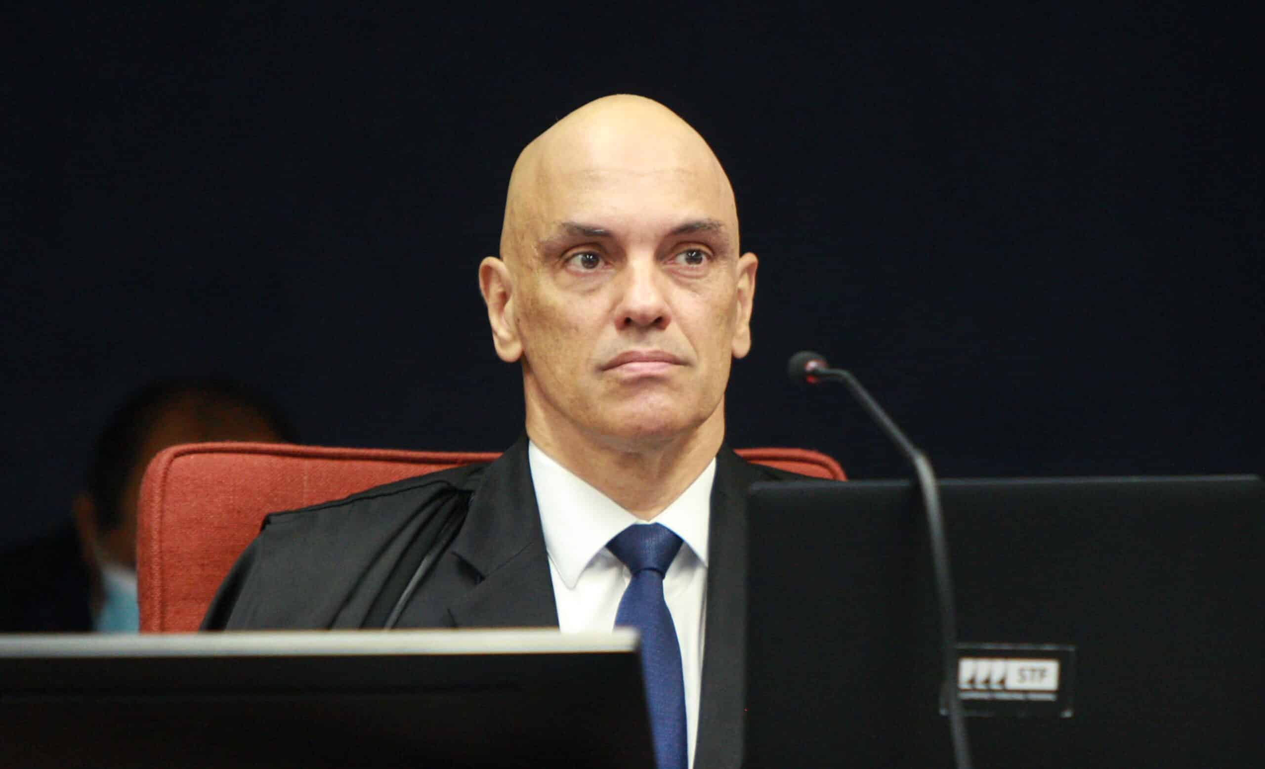 URGENTE: Moraes Exige Respostas da PGR sobre Inquérito Bombástico contra Eduardo Bolsonaro!