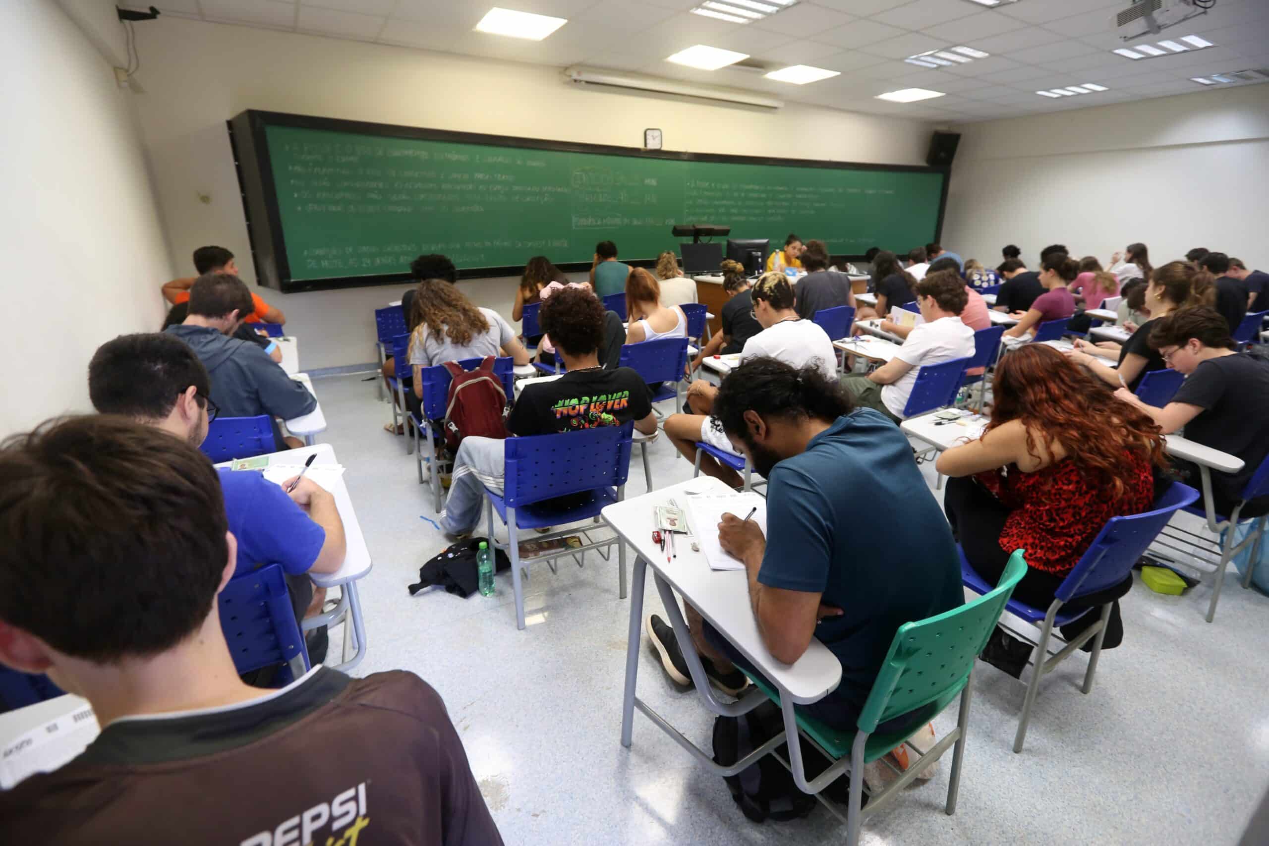 Unicamp Revela Lista Bombástica de Livros para os Vestibulares: Prepare-se para a Surpresa!