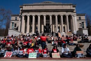 Trump Declara Guerra às Universidades de Elite: Harvard em Alerta Máximo!