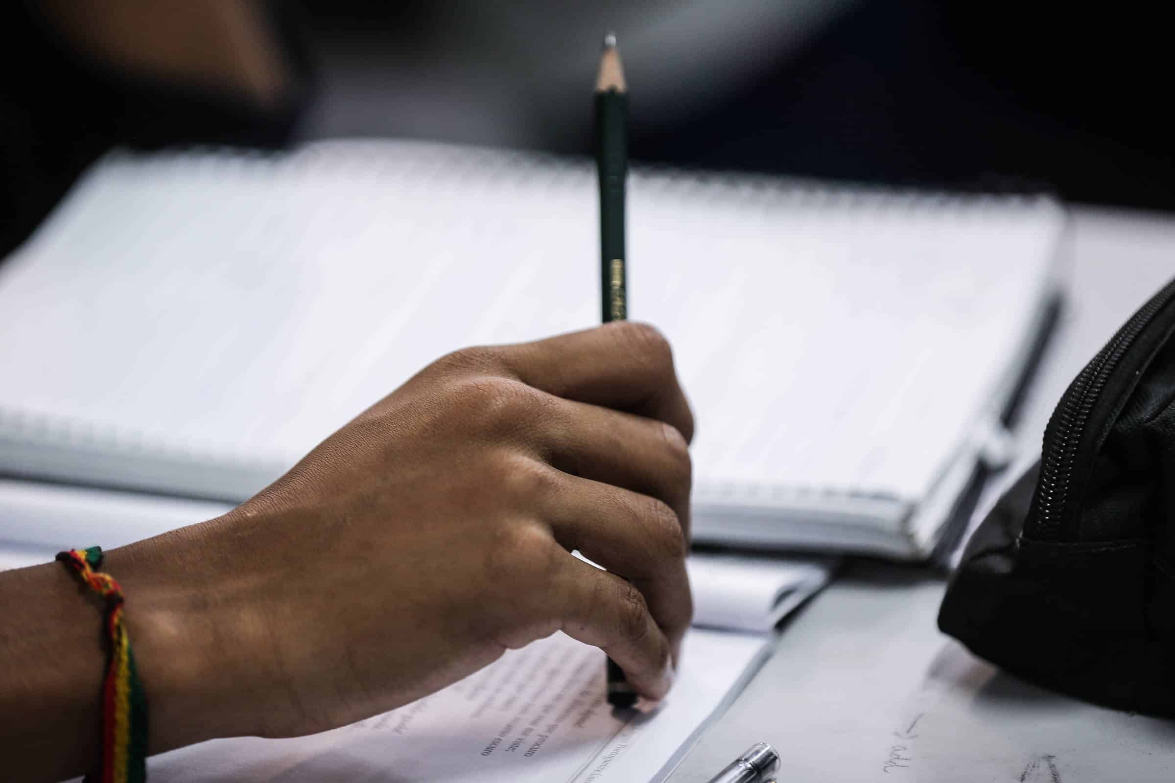 ALERTA! 1 em 5 CIDADES DO BRASIL RENUNCIA À EDUCAÇÃO DE JOVENS!