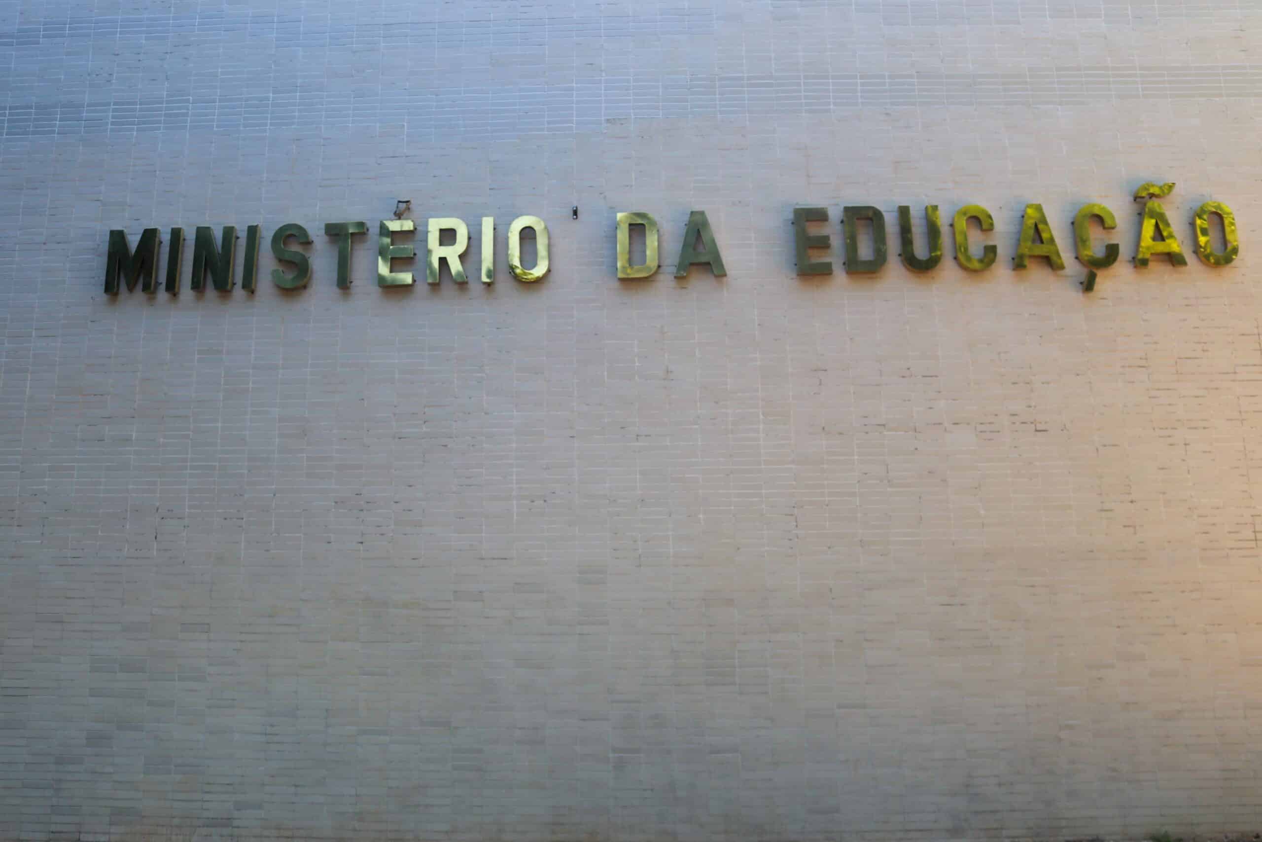 ALERTA! Golpe do Acesso Rápido: Promessa FALSA de 150 MIL Vagas no MEC!