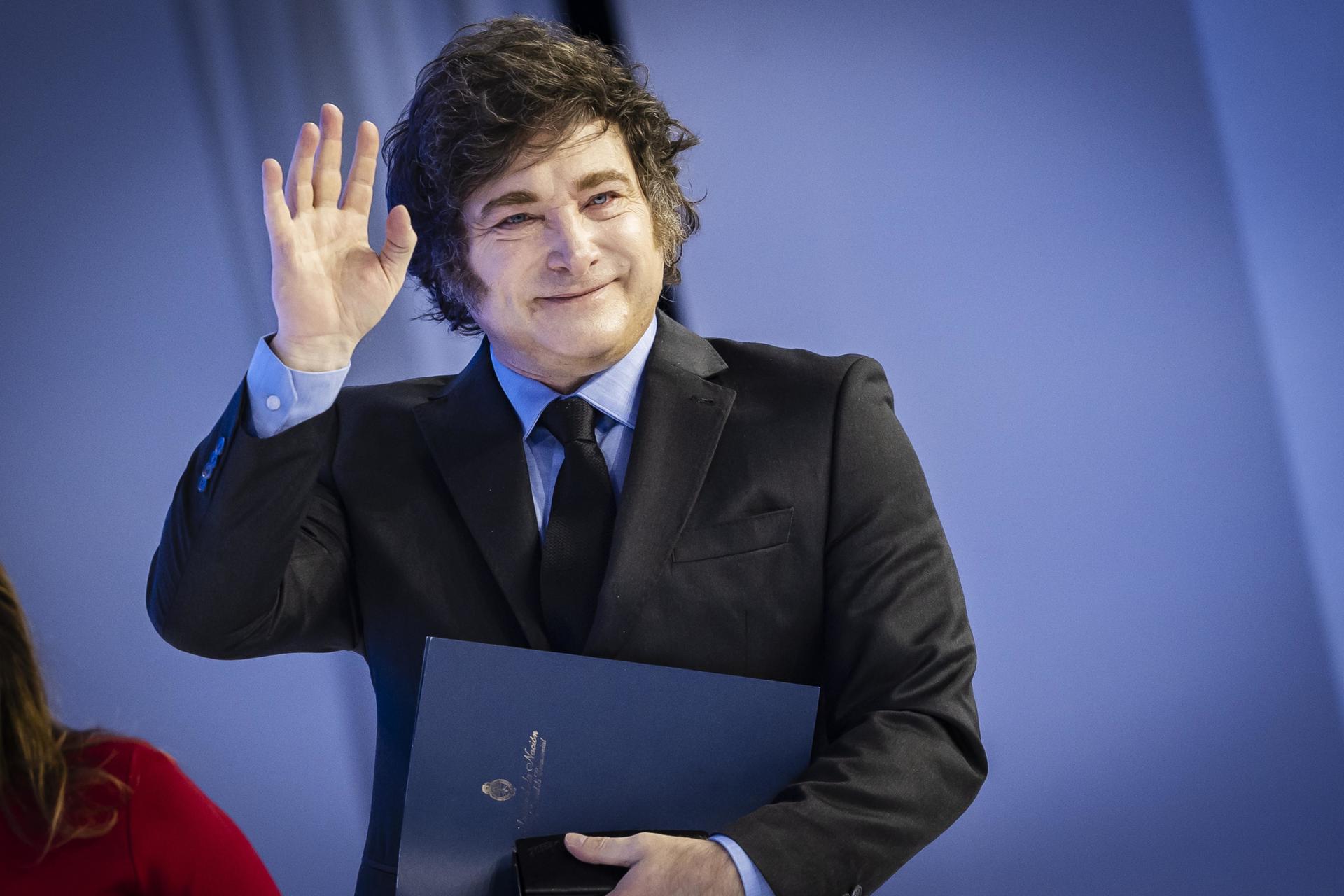 ALERTA MÁXIMO: Governo Milei Impõe Regras Drásticas para Imigrantes!