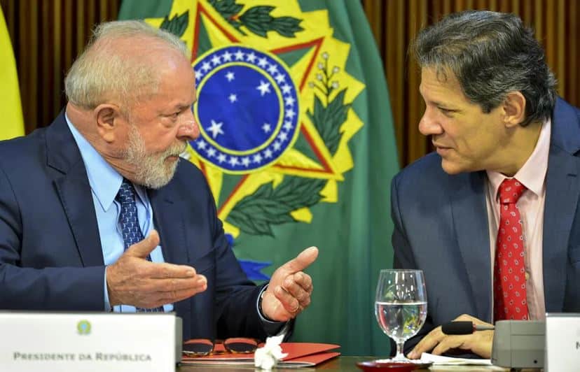 ALERTA MÁXIMO: Moody's DERRUBA NOTA DO BRASIL e Agita Mercado com ‘Vulnerabilidades Fiscais’!