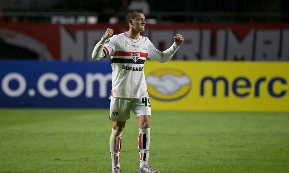AUSÊNCIA TRAUMÁTICA: LUCCA SURGE DO NADA, MARCA GOL HEROICO E SALVA SÃO PAULO RUMO ÀS OITAVAS!