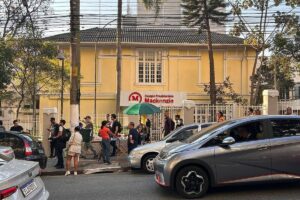 Aluna em estado crítico após tentativa de suicídio: Bullying cruel expõe tragédia familiar!