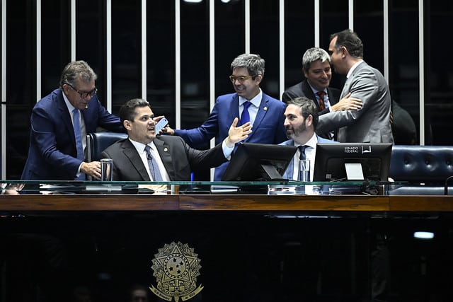 Aprovação Imediata: Impacto de R$ 73 Bilhões para Servidores Federais Abala o País!