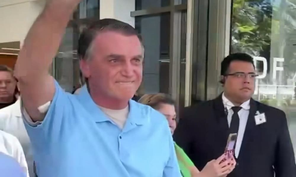 BOLSONARO ESCAPA DO HOSPITAL: O RETORNO SURPREENDENTE APÓS CIRURGIA ABOMINÁVEL!