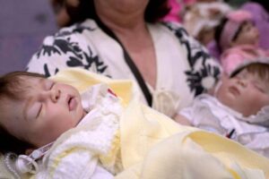 Bebê Reborn: Apego Extremamente Perigoso Está Arruinando Relacionamentos!