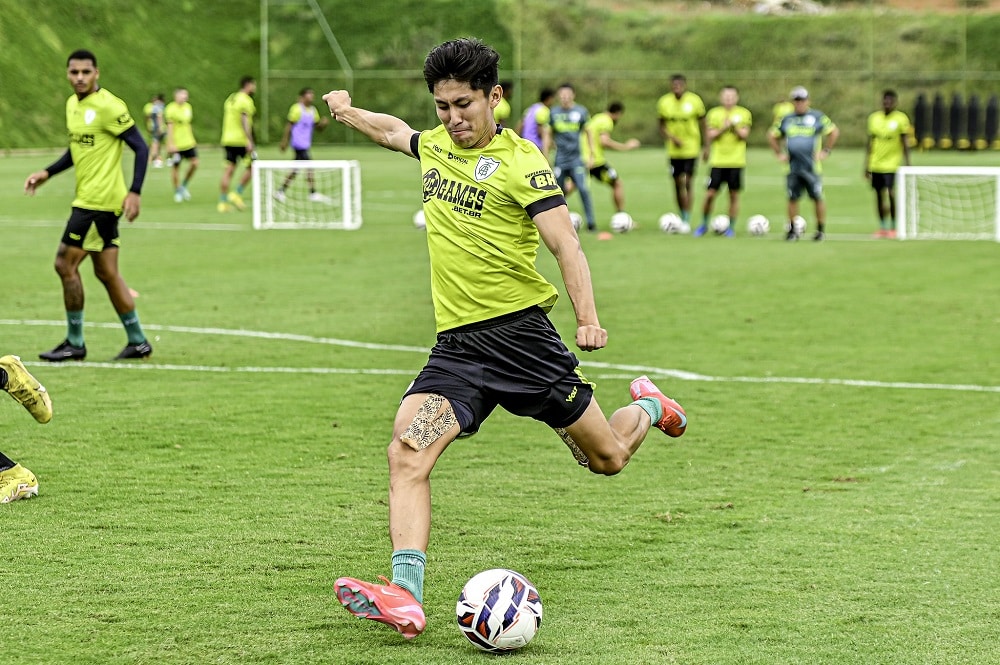 Boliviano do Santos É DETIDO por Injúria Racial em Jogo Bombástico da Série B!