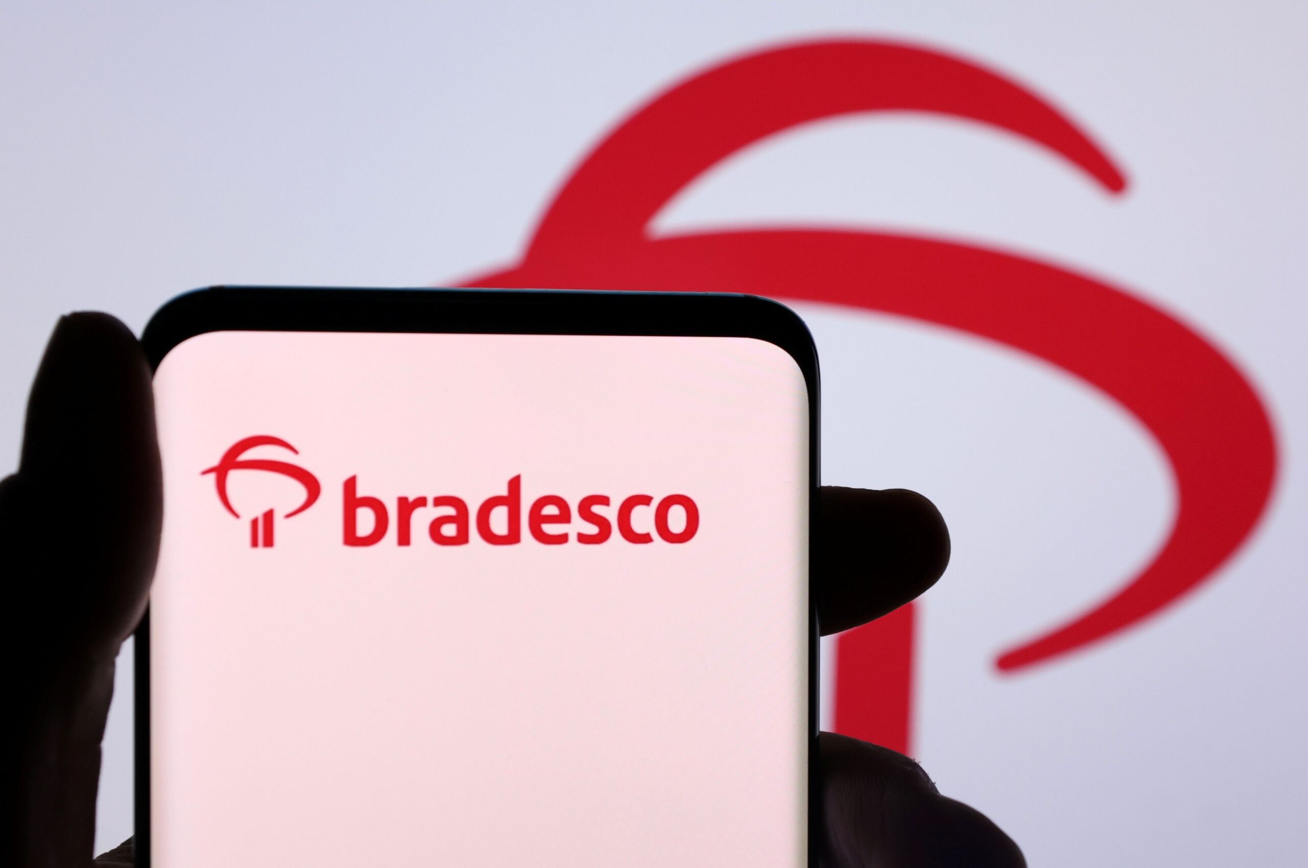 Bradesco Surpreende com Lucro Estonteante de 39,3% em Apenas Três Meses!
