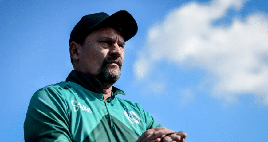 CHACINA NO BRASILEIRÃO 2025: Sete Técnicos DEMITIDOS em Apenas Oito Rodadas!
