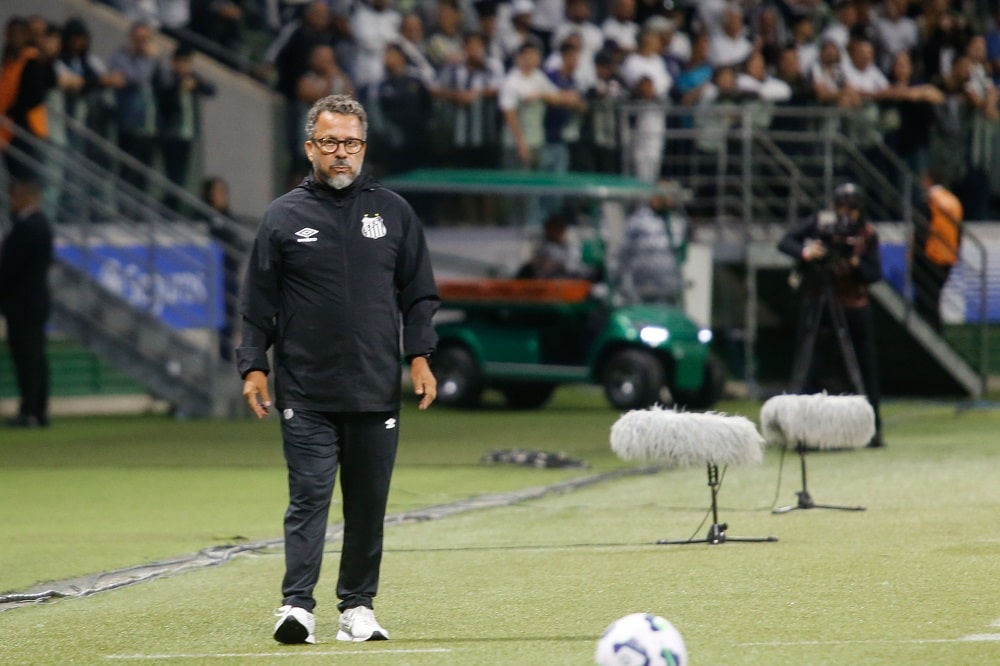 Cleber Xavier Alerta: Santos À Beira do Rebaixamento! A Luta é Urgente!
