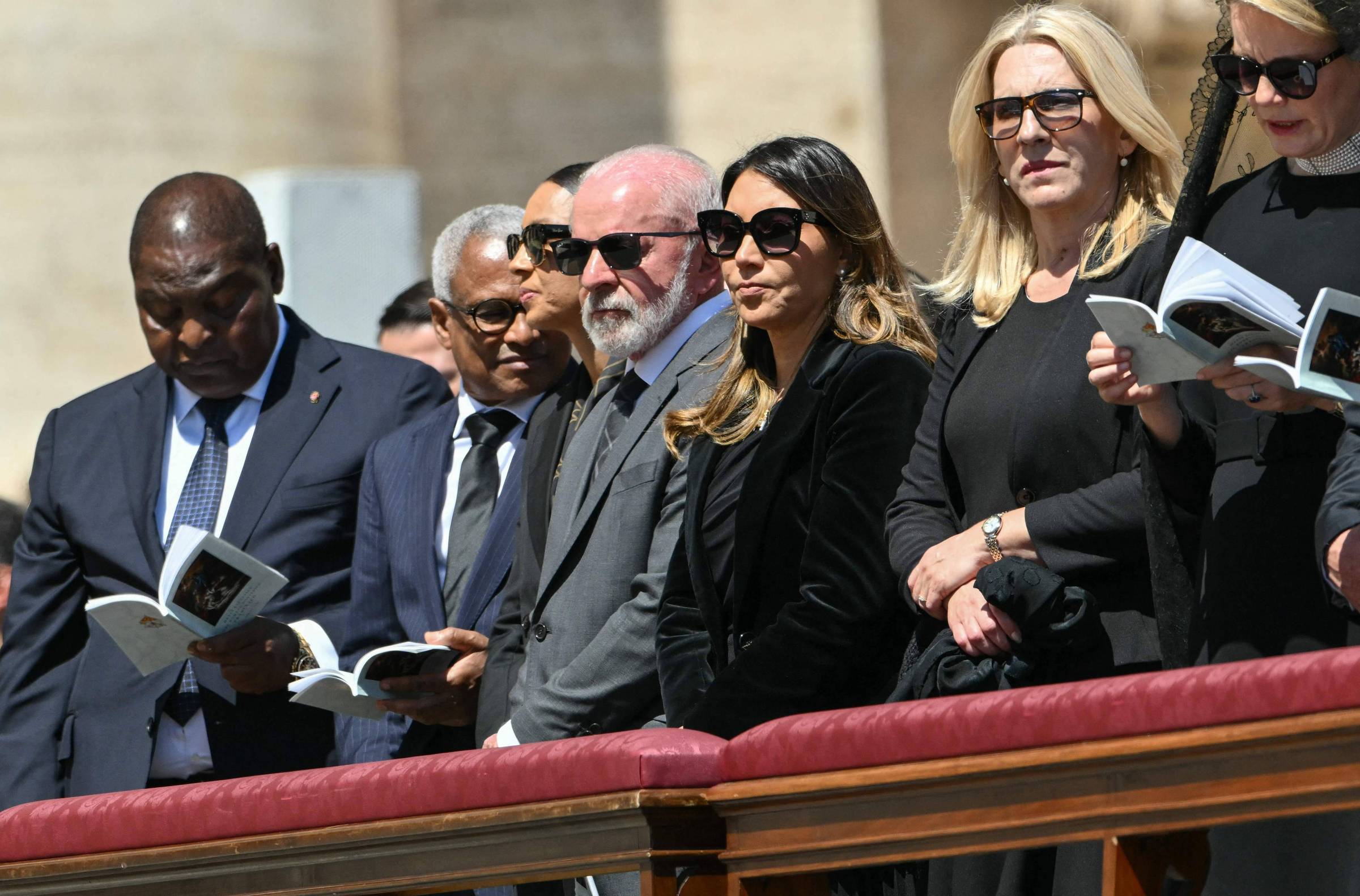 “Comitiva Surpreendente para o Funeral do Papa: O Que o Planalto Não Quer que Você Saibam!”