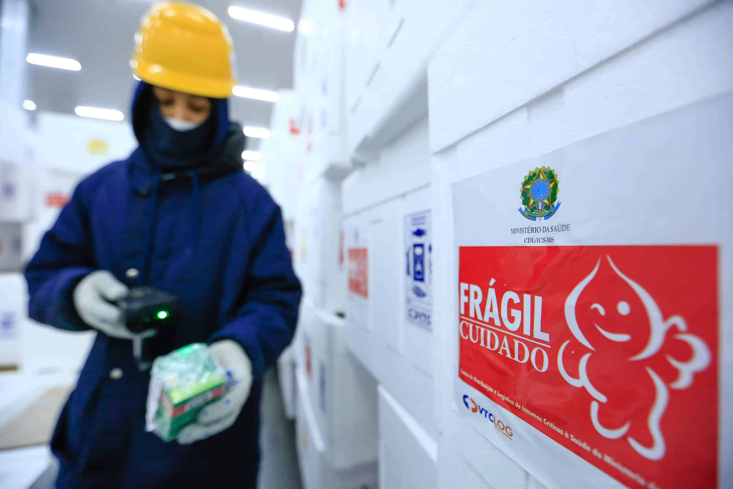 Covid em Crise: Muda Fornecedor e Surge FALTA URGENTE de Vacinas!