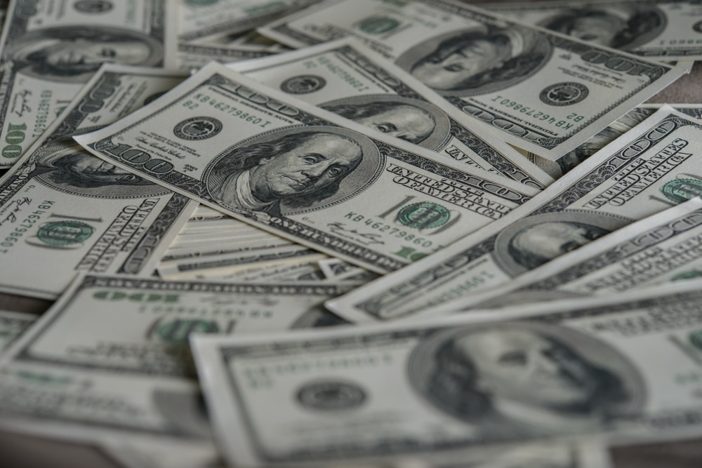 Dólar despenca em meio a alívio explosivo nas tensões EUA-China!