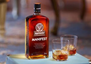 ENGANO FATAL: O Licor Alemão Que Disfarça de Uísque e Invade o Brasil!