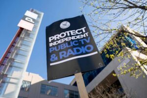 Em Choque! PBS e NPR Processam Trump em Batalha Bilionária pelas Verbas!