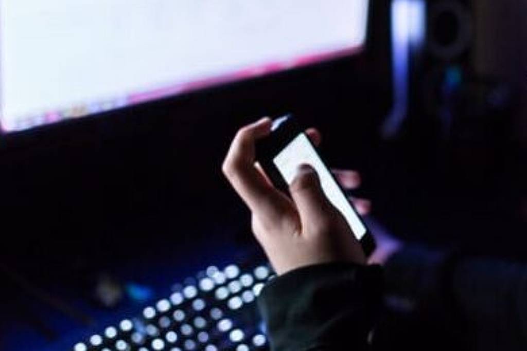 Emergindo do Abismo: Revelações Choctantes sobre o Terror nas Redes que Ameaçam Nossas Crianças!