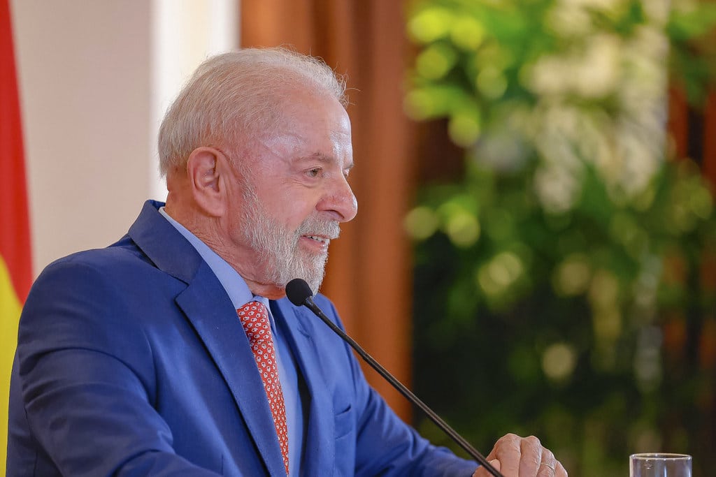 Escândalo Absurdo: Lula Revela Assalto Milionário aos Aposentados pelo INSS!