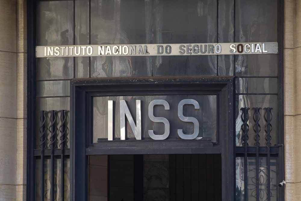 Escândalo à Vista! Governo Decide Combater Descontos Indecentes nas Aposentadorias!