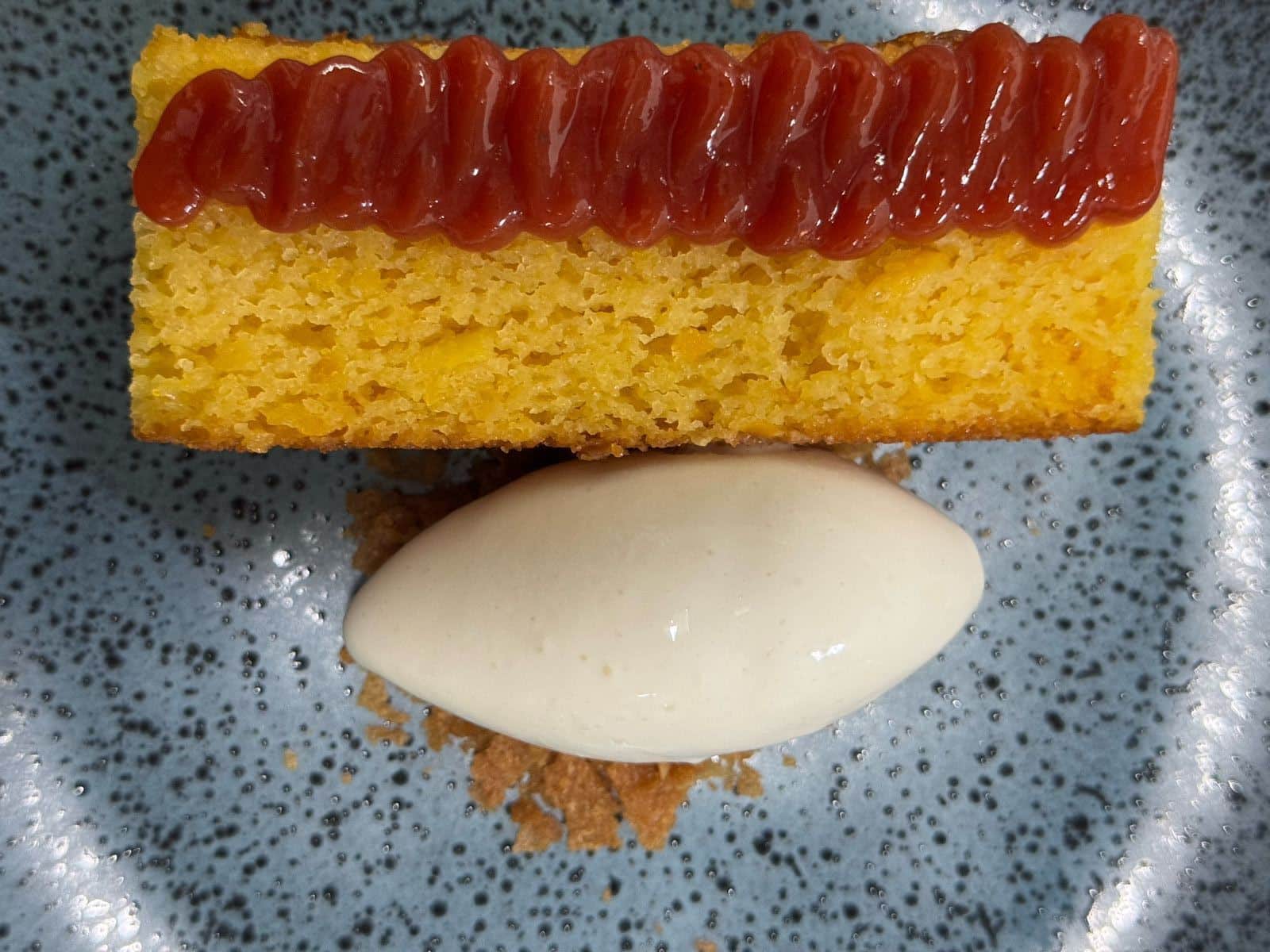 Escândalo na Cozinha: Bolo de Milho com Calda de Goiabada e Farofa Doce que Vai Revolucionar Seu Paladar!