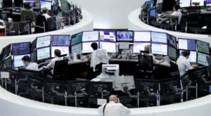 Europa em Alerta: Inflação Britânica e Tarifas dos EUA Abalam Bolsas – O Que Vem a Seguir?