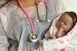 Exclusivo: Maternidade Reborn Revoluciona o Futuro com Incubadora e Vacinas! Prepare-se!