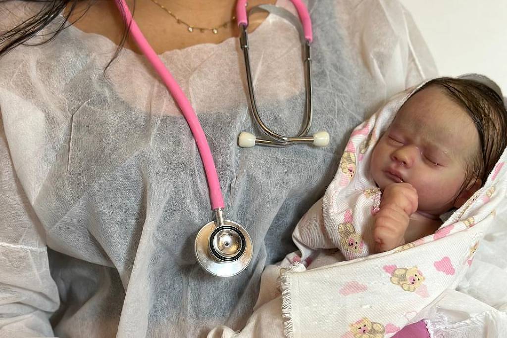 Exclusivo: Maternidade Reborn Revoluciona o Futuro com Incubadora e Vacinas! Prepare-se!