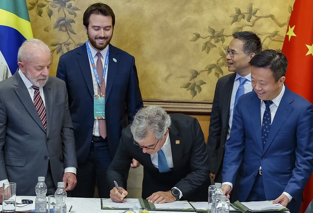 FÓRUM BOMBÁSTICO: R$ 27 BILHÕES EM INVESTIMENTOS TRANSFORMAM BRASIL E CHINA!