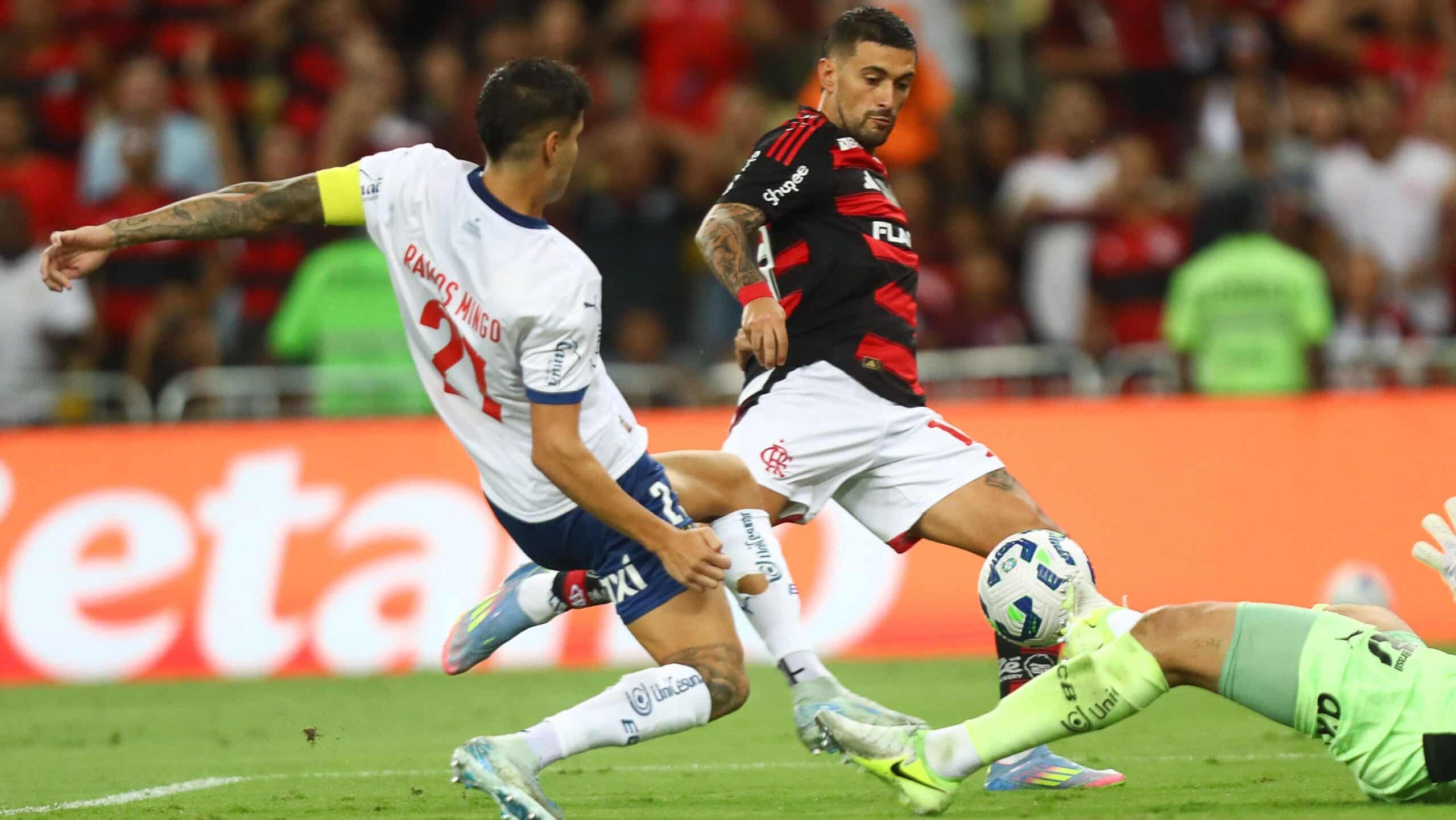 Flamengo Arrasa Bahia, Desafia Ceni e Assume a Liderança do Brasileirão!