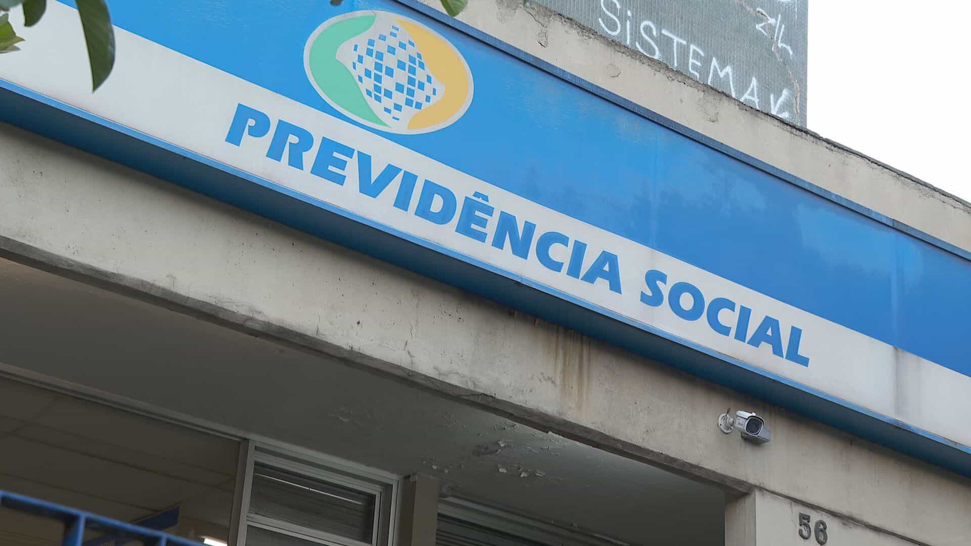 Fraude Bilionária no INSS: Governo em Crise Busca Dinheiro para Reembolsos!