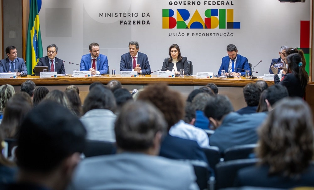 Governo Revela Aumento de IOF: Arrecadação Surpreendente de R$ 20,5 Bilhões em 2025!