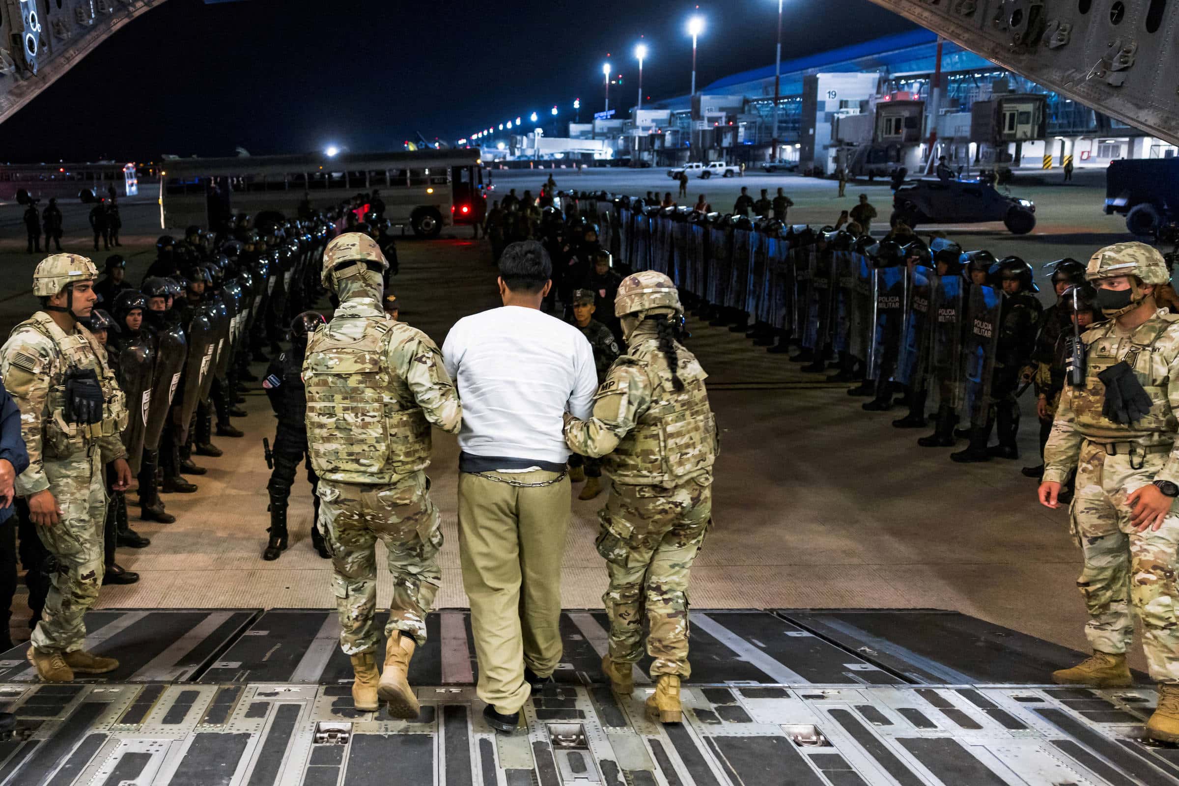 Governos Trump: Escândalo de Deportação! Erro Bombástico Abala Imigração!