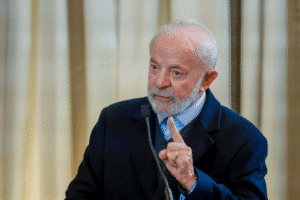 INSS: Lula JOGA a Culpa em Bolsonaro e SILENCIA sobre a Devolução do Dinheiro!
