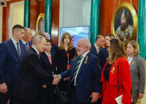 Janja em Ação: Espetáculos e Universidades na Rússia!