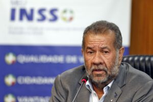 Lupi Retorna ao PDT: Apoio ao Governo e Crise do INSS em Jogo!