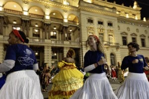 Maracatu Explode em São Paulo: Centro em Chamas de Cultura e Emoção!