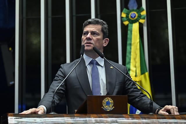 Moro em Alta: A Batalha Explosiva pelo Governo do Paraná!